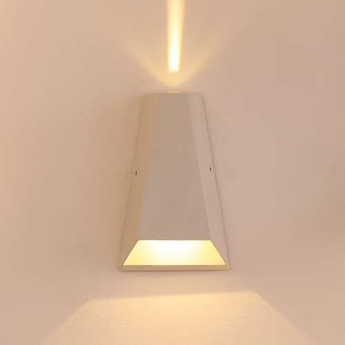 Aplique de Pared Dixton Pirámide Blanca 3000K